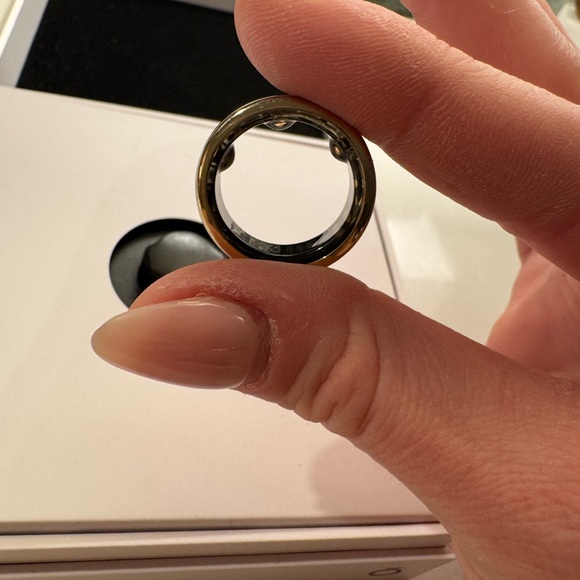 Oura Gold Horizon Gen 3 - Picture 7 of 12